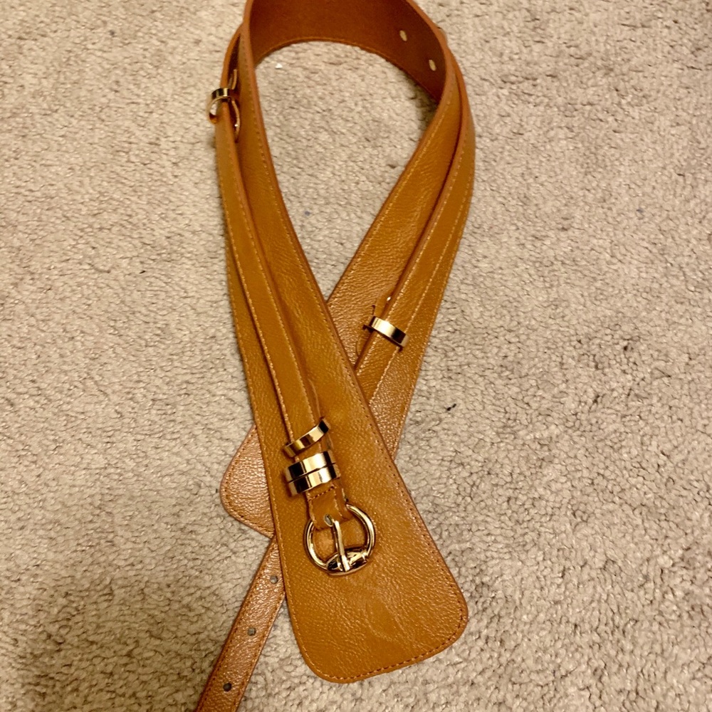 **SOLD** NWOT TAN THICK DOUBLE LAYER GOLD BELT
